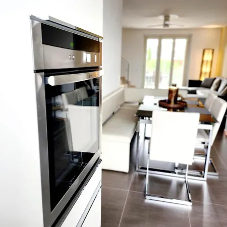 Angelina Garda Apartment