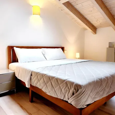 Angelina Garda Apartment